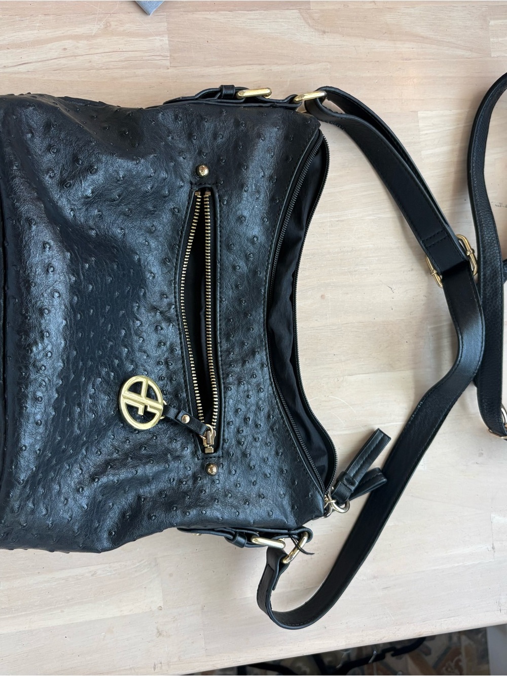 Giani Bernini Black Textured Leather Shoulder Bag with Gold Hardware